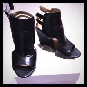 Ann Taylor Maura peep toe wedges